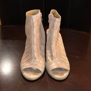 Open heel and toe heels